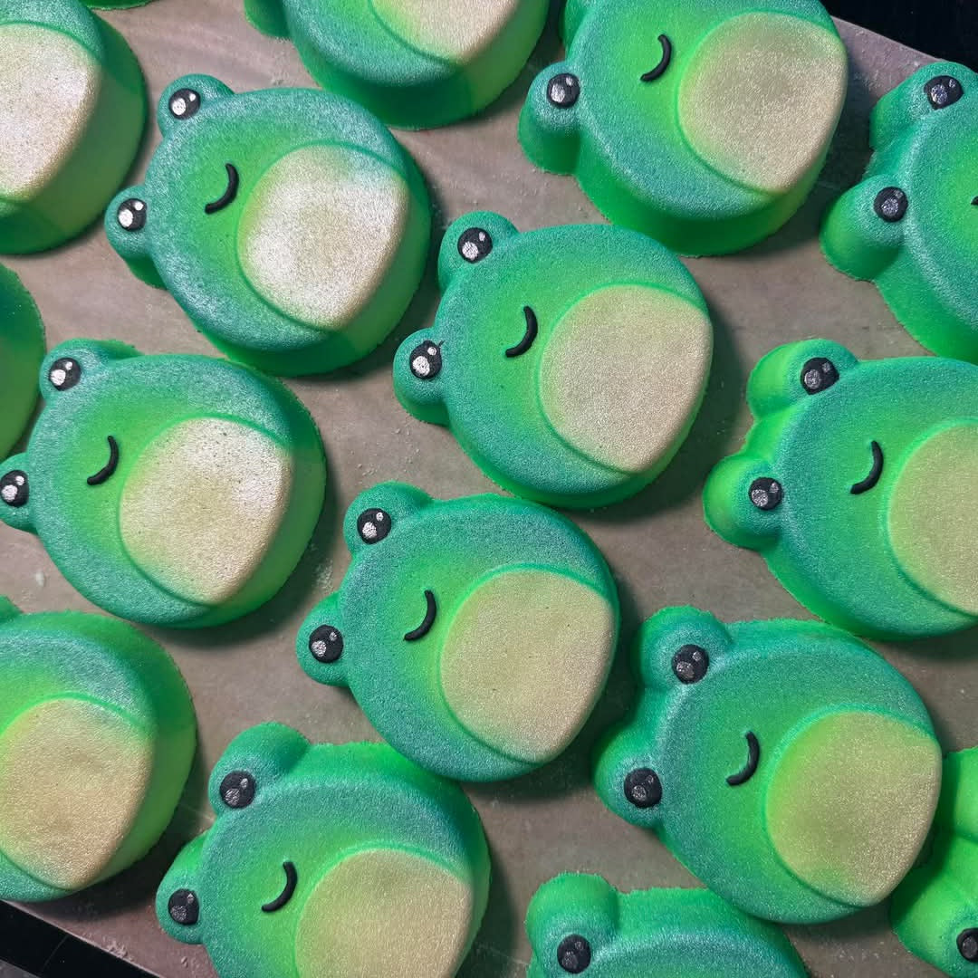 Squish Frog Bath Bomb