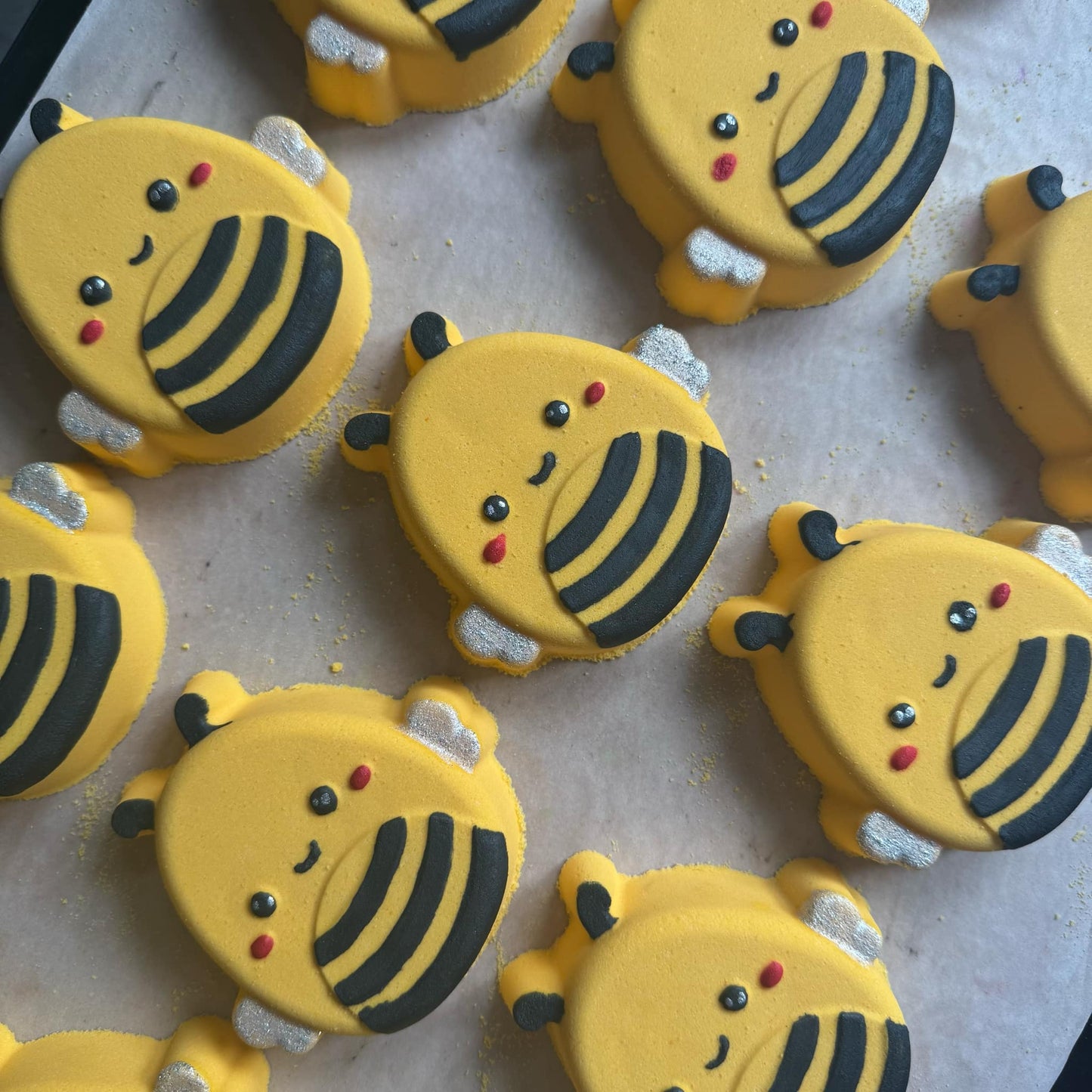 Squish Bee Bath Bomb